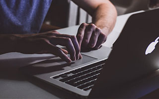 绝地求生 选手训练强度持续加大，绝地求生训练手雷在哪里